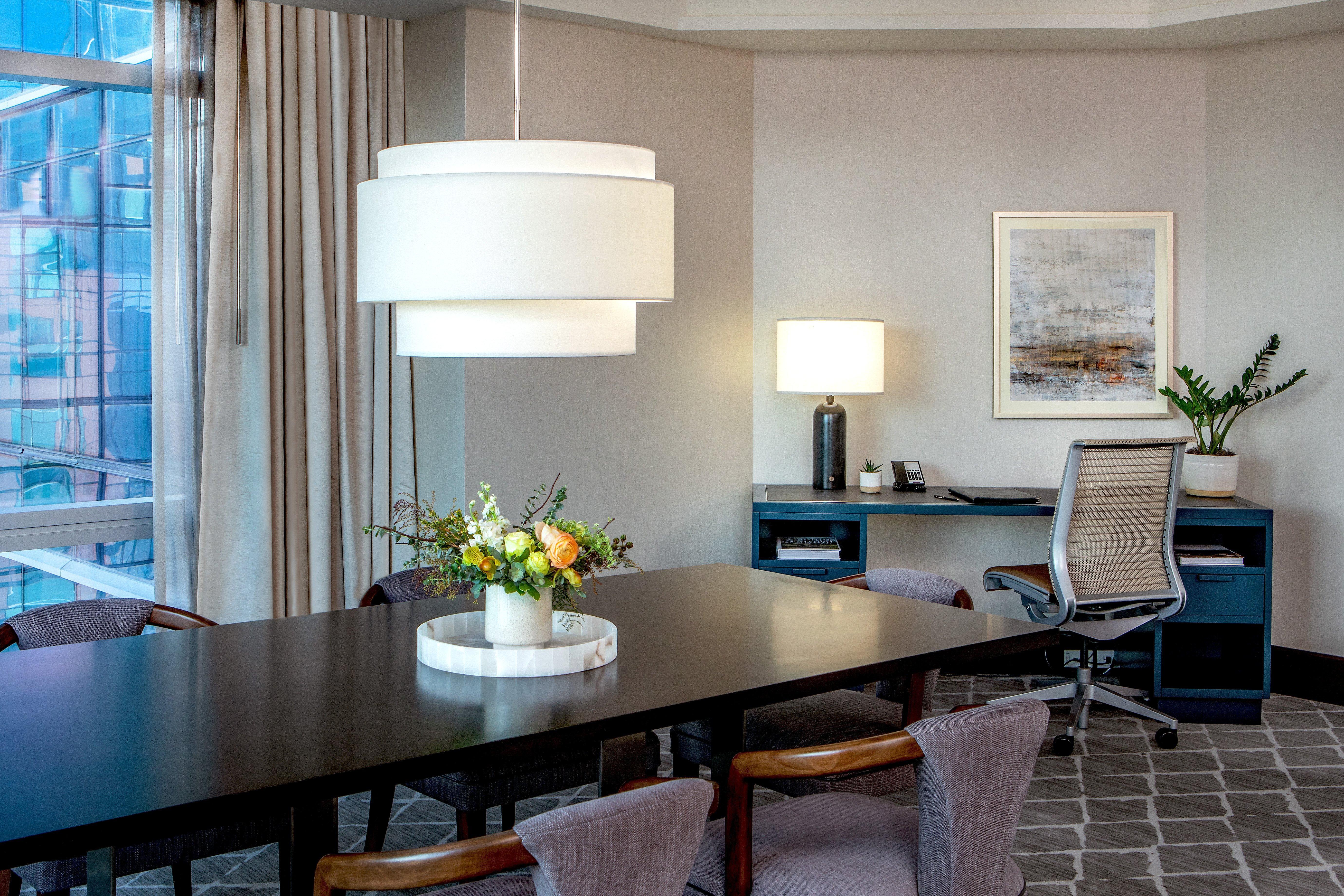 Intercontinental Boston By Ihg Hotel Exterior foto The interior of a typical suite at the Ritz-Carlton